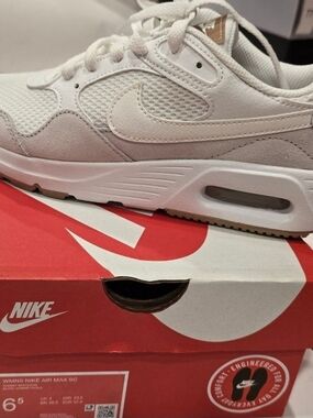 Nike Air Max 90 Women's White & Light Beige Sneakers